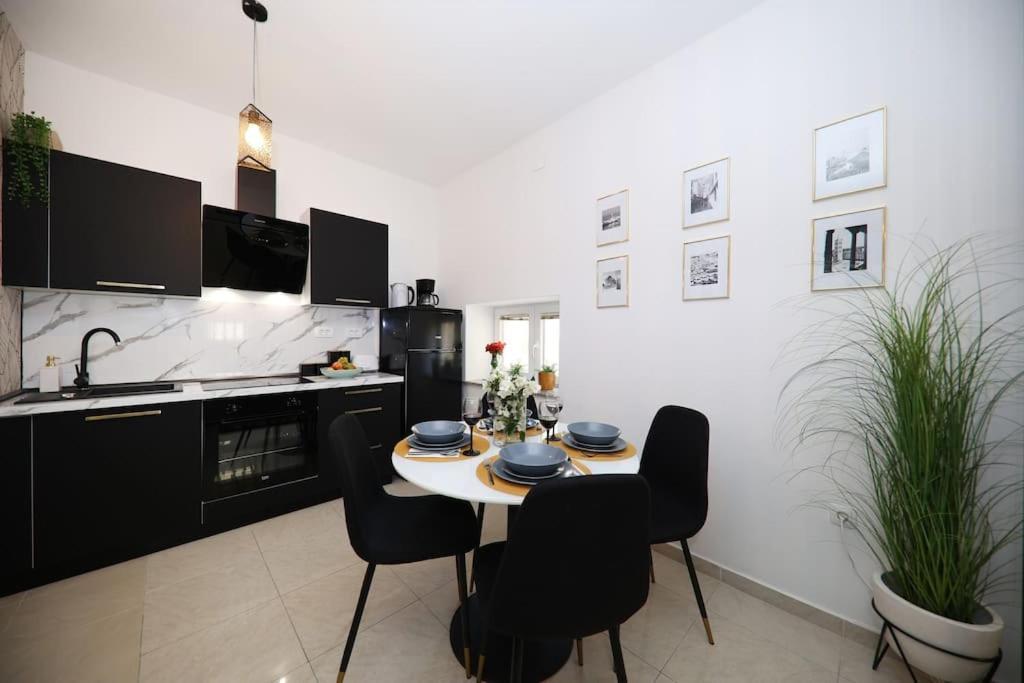 “Minipalais” Apartment In The Heart Of Zadar Exterior photo