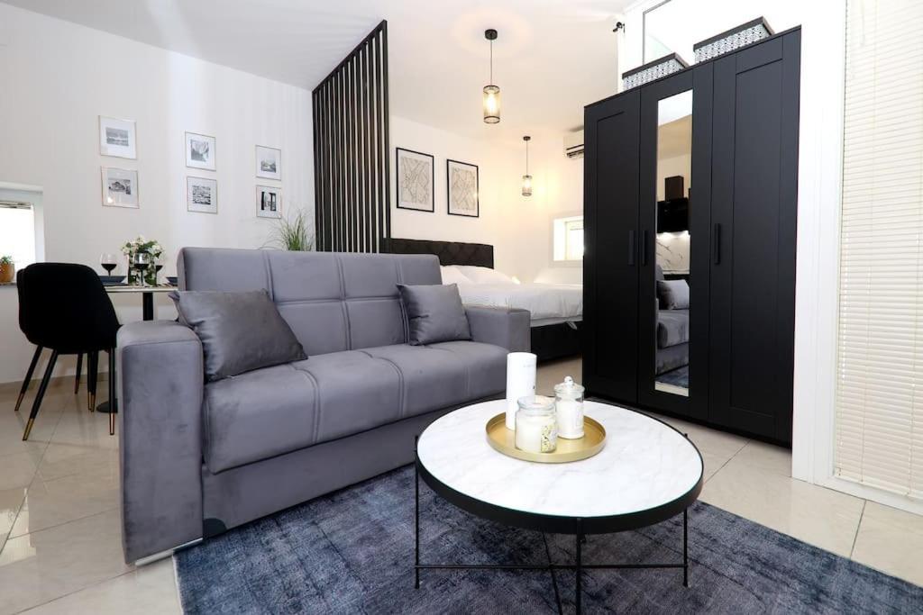 “Minipalais” Apartment In The Heart Of Zadar Exterior photo